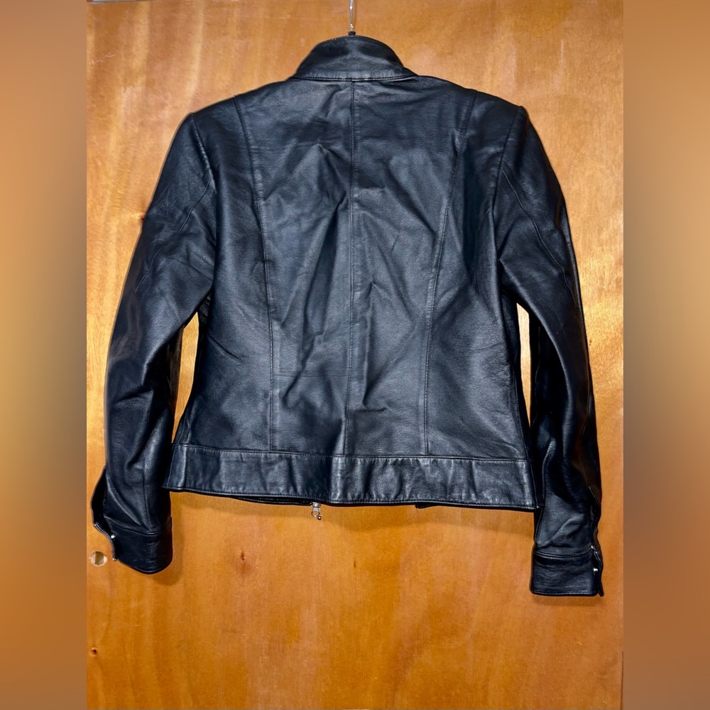 Black, newportnews easy style, size 6.